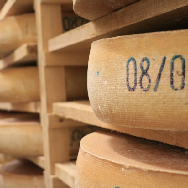 comte fromage fruitieres cave pays horloger