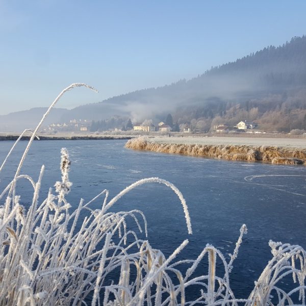 hiver sans neige rivière gel givre défilé entreroche morteau pays horloger