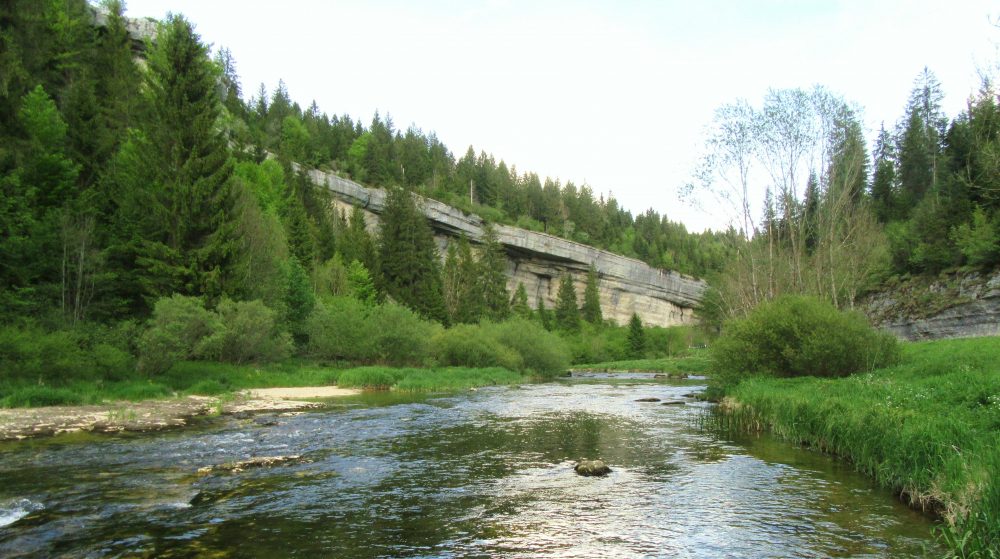 Défilé d'entre-Roches route Pontarlier Morteau canyon doubs vallée
