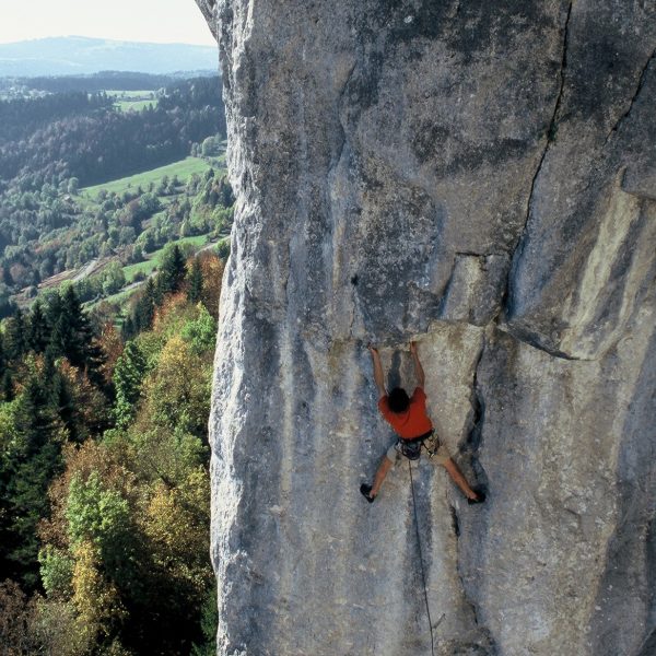 climbing the cindered cliff pays horloger Doubs Jura topo