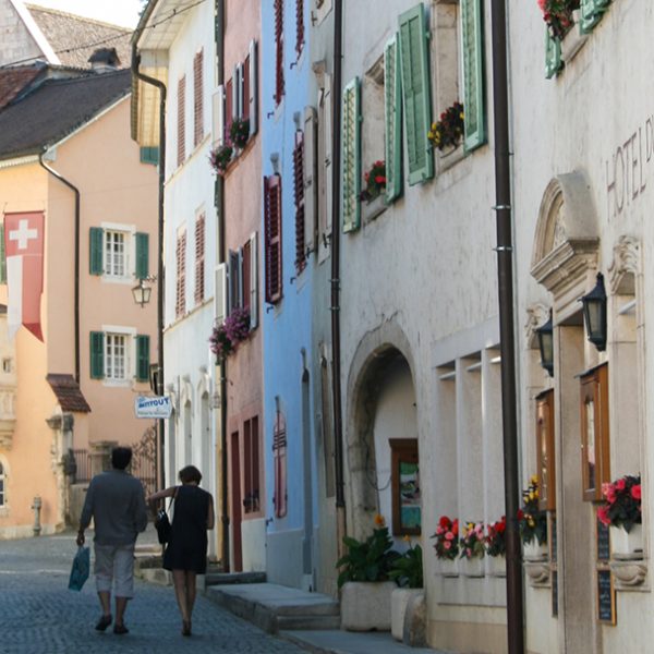 suisse saint-ursanne bourg medieval caractere