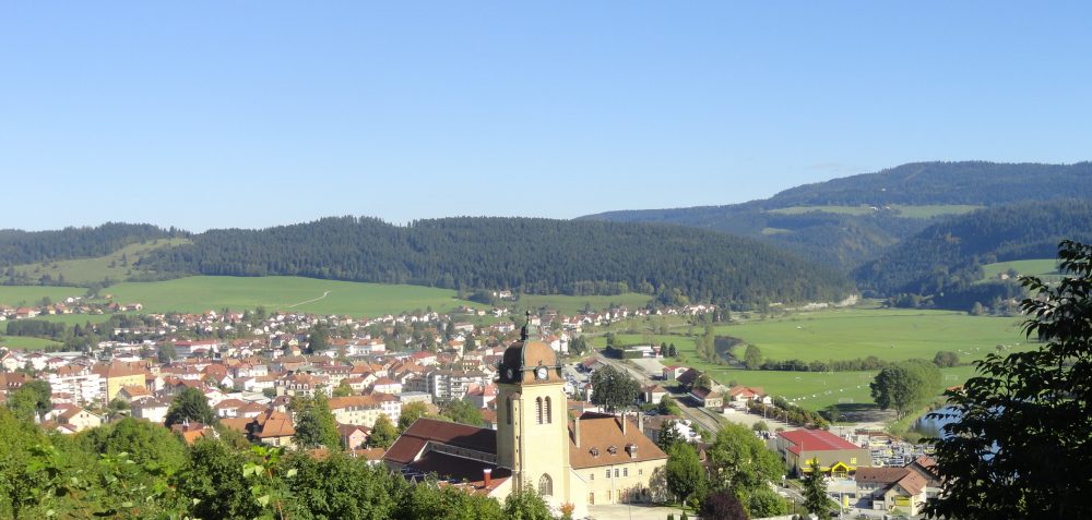 karaktervol dorp, klein stadje in Bourgondië, Franche-Comté morteau pays horloger Doubs-Jura