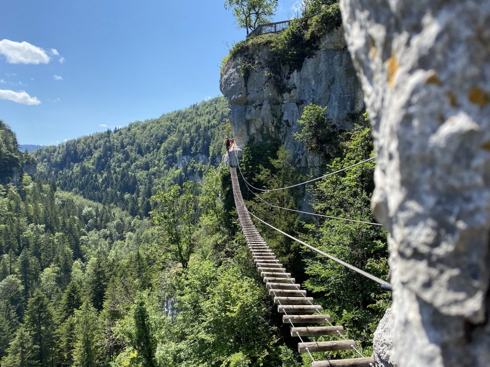 un été sportif via ferrata echelles de la mort pays horloger doubs jura