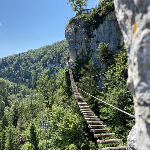 un été sportif via ferrata echelles de la mort pays horloger doubs jura