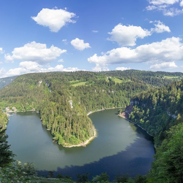 2020.05.28-226-Panorama_©Drone_Haut_Doubs-r Aussichtspunkt Doubs-Wasserfall, Tailards pays horloger Doubs Jura