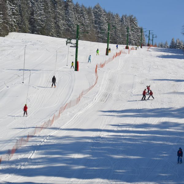 ski hiver neige combe saint pierre descente alpin pays horloger doubs jura