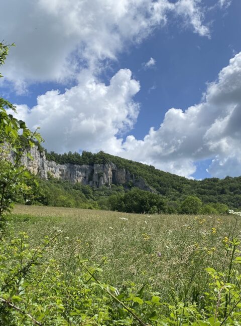 randonnées à Saint-Hippolyte grotte de la roche saint hippolyte randonnée pays horloger doubs jura