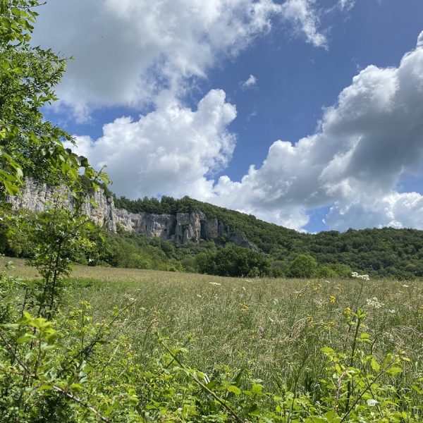 randonnées à Saint-Hippolyte grotte de la roche saint hippolyte randonnée pays horloger doubs jura