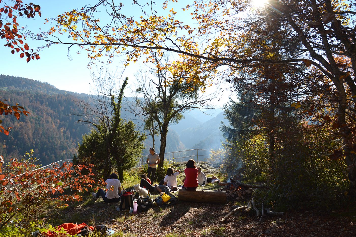 picknick belvedère oude vrouwtjes pays horloger Herfstwandeling in de Doubs Jura