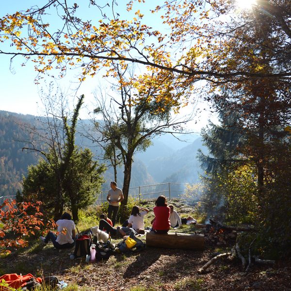 picnic belvedere old females pays horloger Doubs Jura autumn hike