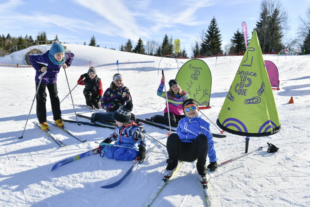 ski hiver neige enfants forfait de ski espace ludique haut doubs jura pays horloger