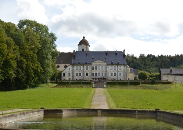 chateau montalembert maiche pays horloger