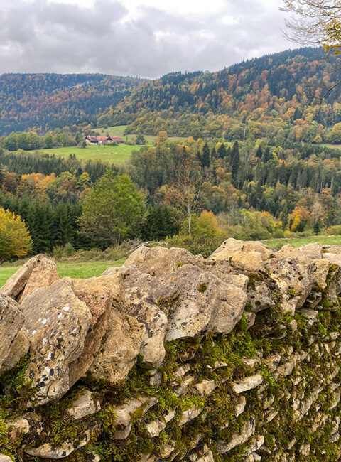 mur pierre rando laval le prieuré Patrick pays horloger