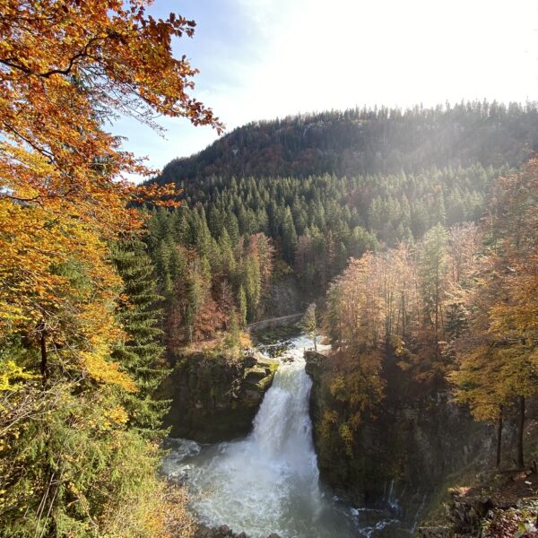 saut du doubs bassins automne montagnes jura pays horloger eau cascade