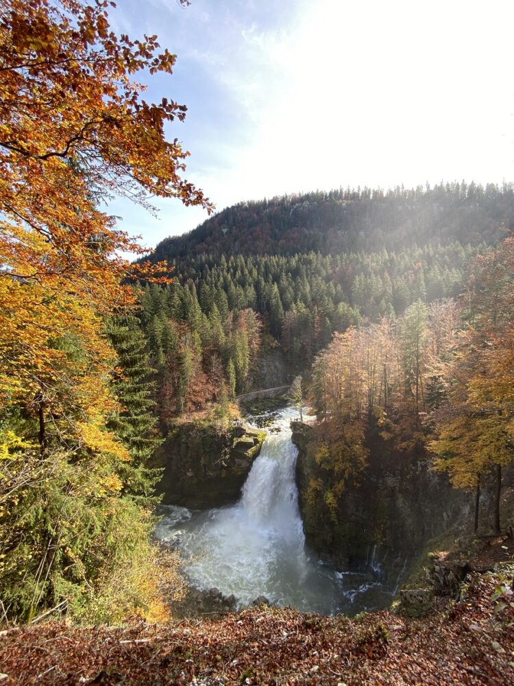 saut du doubs bassins automne montagnes jura pays horloger eau cascade