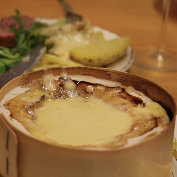 fromage chaud mont dor chaud recette repas pays horloger