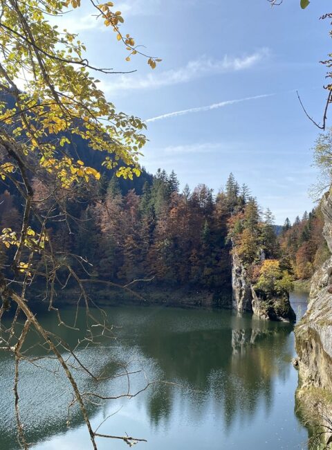 Herbstwanderung am Doubs pays horloger Wanderungen zu morteau