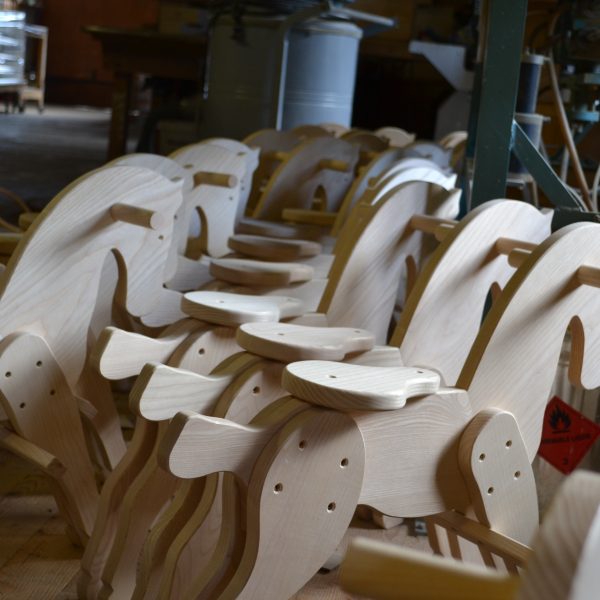 atelier bois cheval noel sauge pays horloger