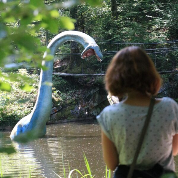 dinosaure parc enfant visite pays horloger