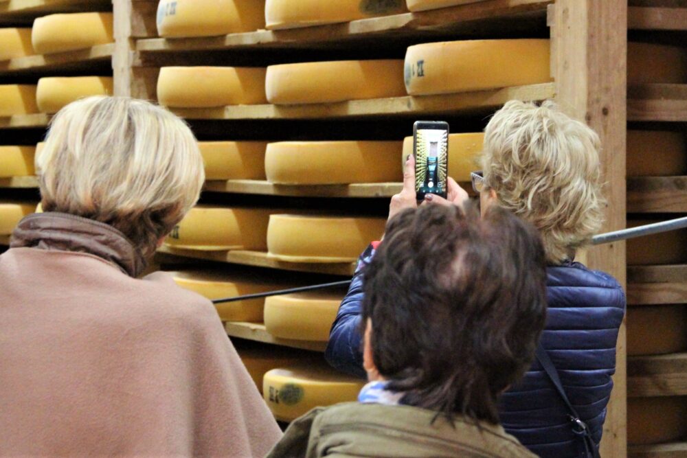 visiter une fruitière comté fromagerie pays horloger