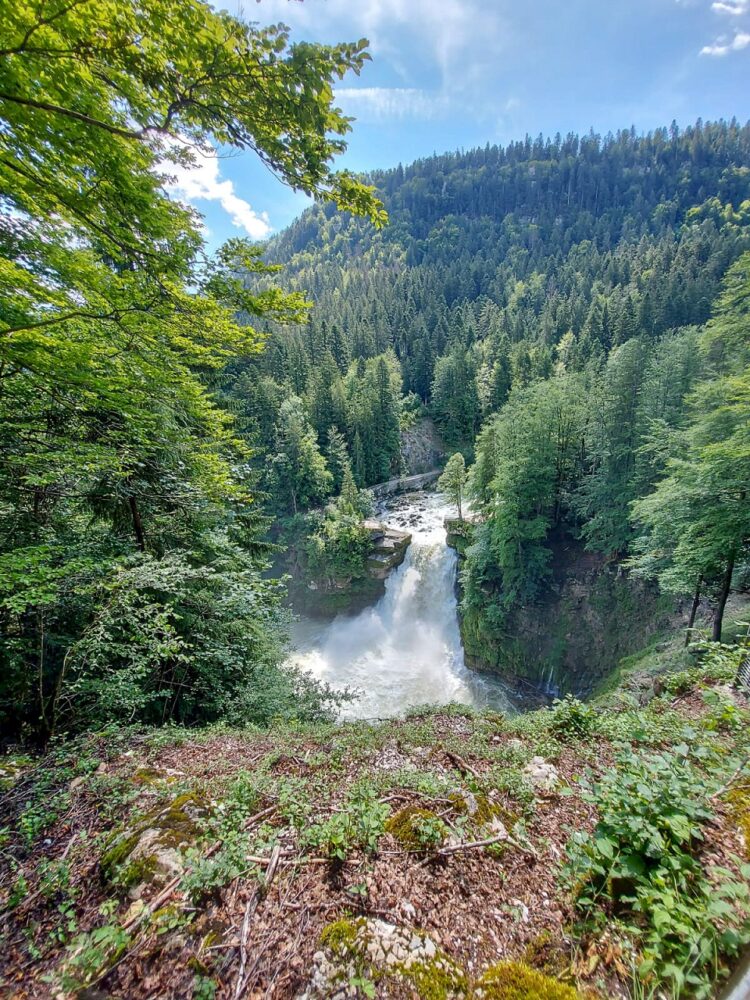 Doubs waterval sprong pays horloger