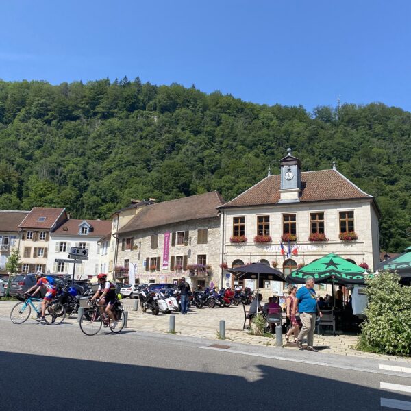 Saint-Hippolyte, ein Dorf mit Charakter pays horloger Jura-Nationalpark