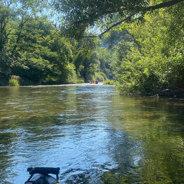 kanoën Doubs rivierafdaling water Saint Hippolyte pays horloger Jura