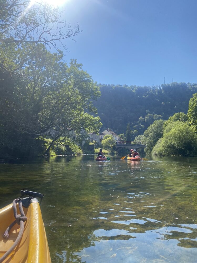 kanoën Doubs rivierafdaling water Saint Hippolyte pays horloger Jura