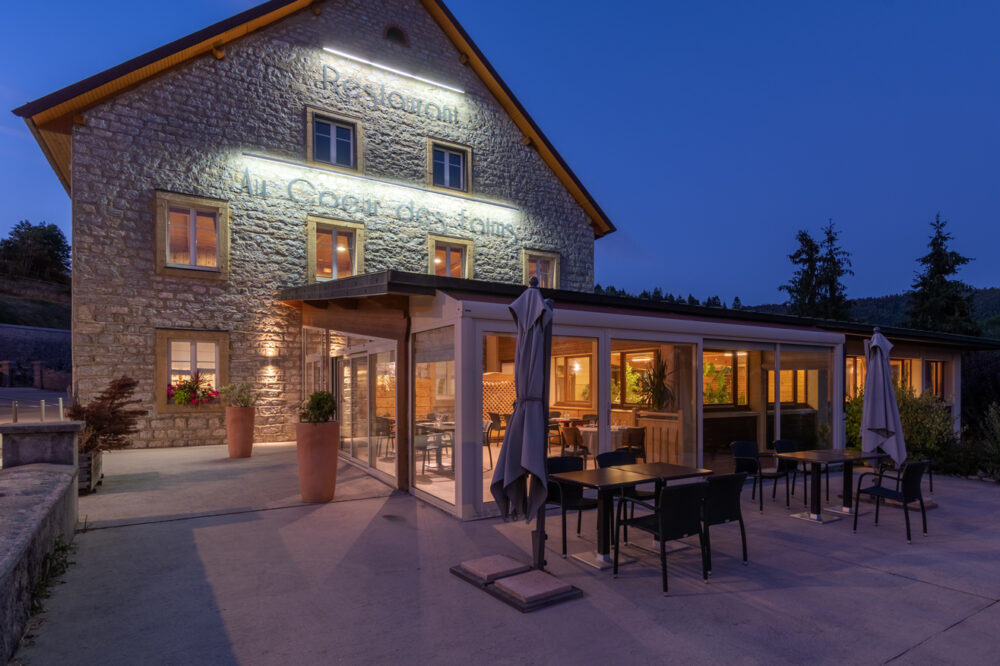 restaurant terrasse au coeur des faims soir payshorloger