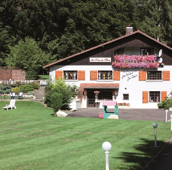 restaurant au coin du bois pays horloger