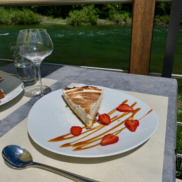 terrasse restaurant rives du doubs pays horloger