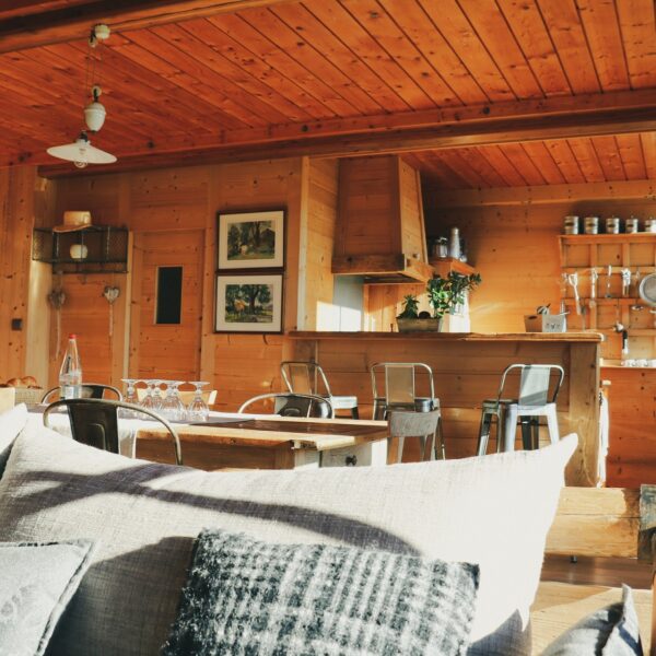 Pré Oudot guest rooms overnight accommodation pays horloger
