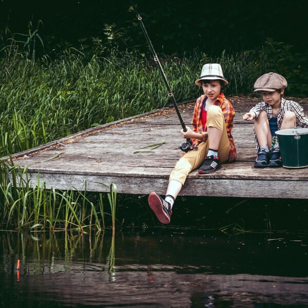 pêche enfants rivière pays horloger ponton