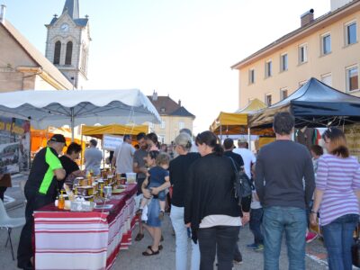 marché nocturne Pays Horloger stands été