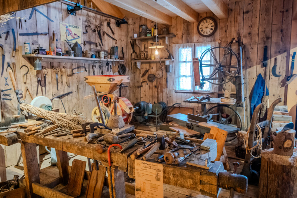 musées musée vie d'antan joseph simonin outils pays horloger