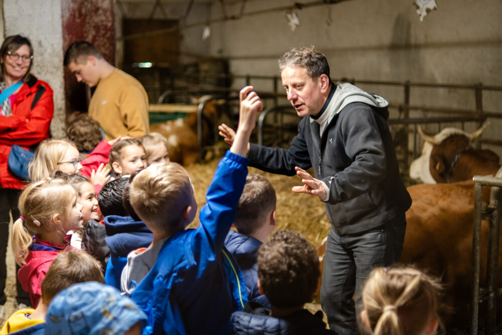 Kinderanimatiestal van de boerderij Barboux pays horloger