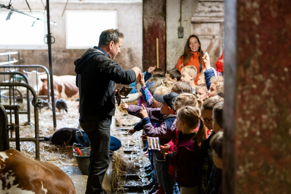 Kinderanimatiestal van de boerderij Barboux pays horloger