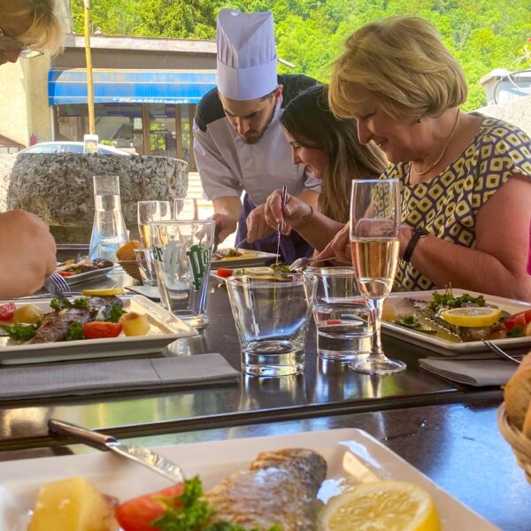 truite restaurant terrasse chef cuisinier saint-hippolyte pays horloger