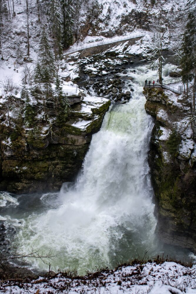 cascade saut du doubs hiver neige glace pays horloger