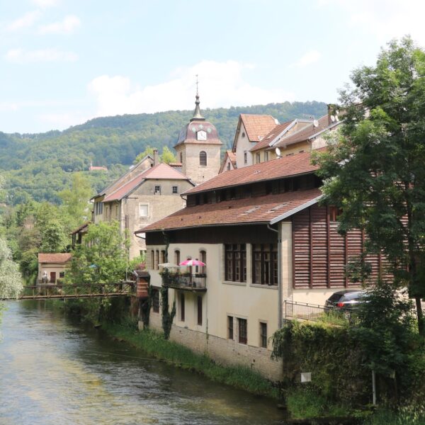Saint-Hippolyte-Dessoubre tannery river heritage site to visit